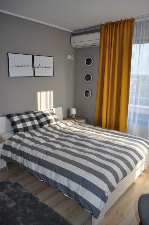 Sleep & Fly Apartment Otopeni Exterior foto